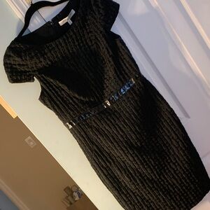 Carmen Marc Valvo Black quilt Textured Dress. Cap sleeve. Size 10